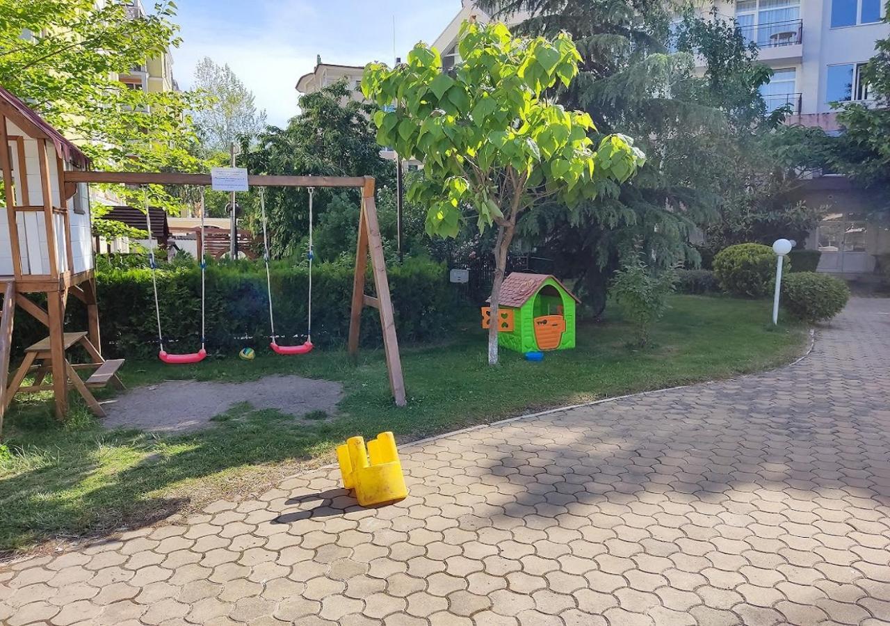 Charis Cozy Family Apart At Sun Village Complex Close To The Beach Pantai Sunny Luaran gambar